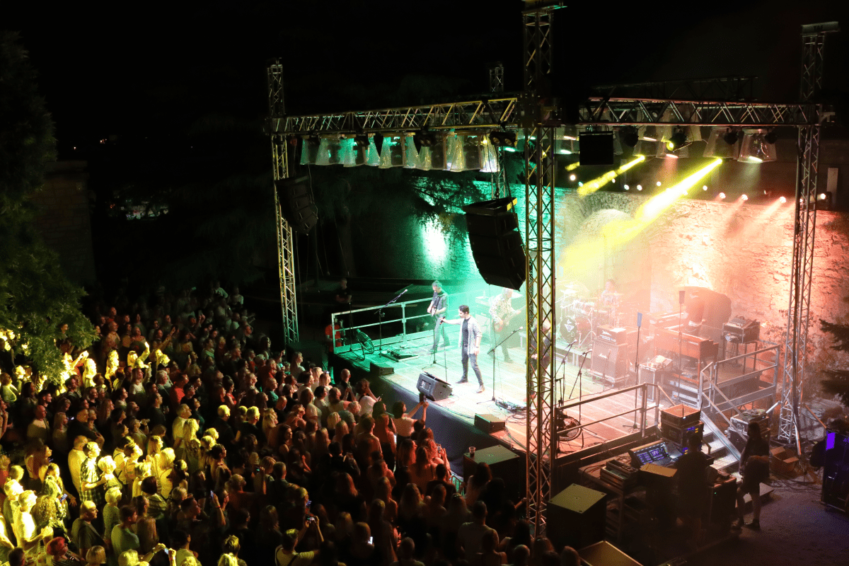LAV Studio TAF truss distributor for Croatia - TAF ground support at Parni Valjak's concert - view of the stage