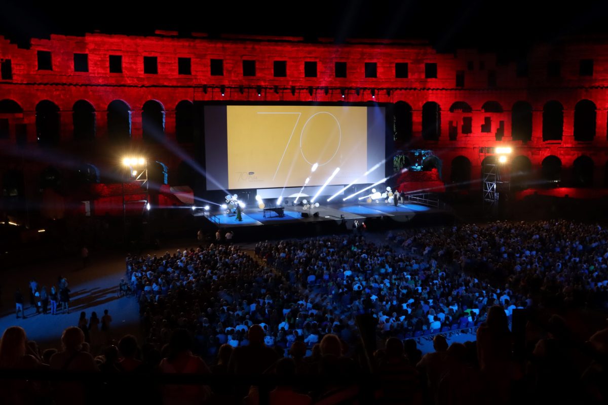 lav studio distributor of stage lighting in croatia, picture of the opening of the 70th Pula Film Festival in the arena
