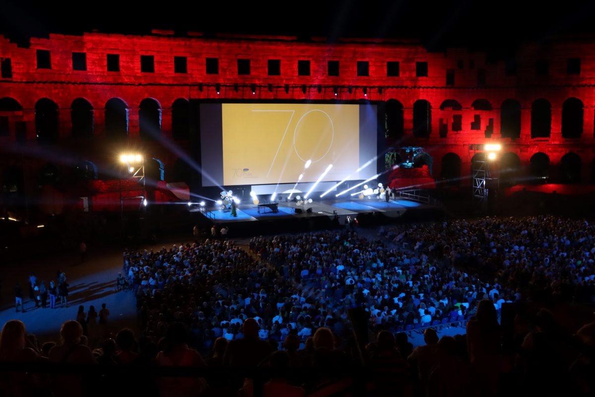 lav studio distribuer scenske rasvjete, slika otvaranja 70. pulskog filmskog fesitivala u areni