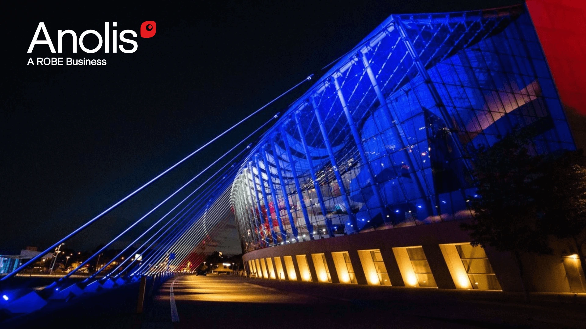 LAV Studio projektiranje arhitekturalne rasvjete - arhitektonska rasvjeta na pročelju zgrade integrirana u arhitekturu